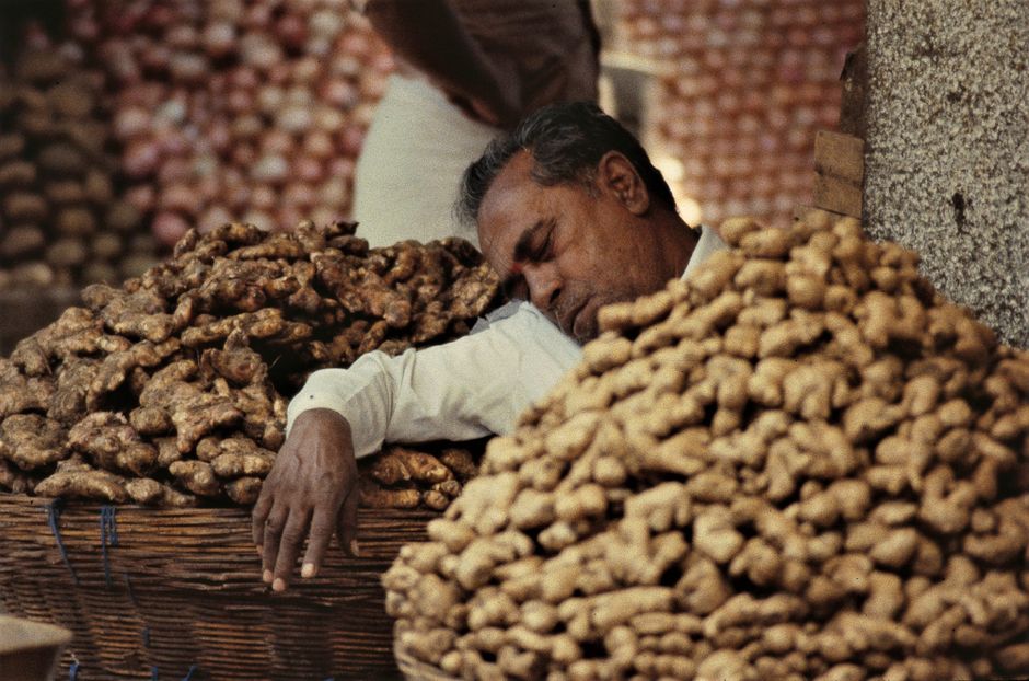 Spice market colours